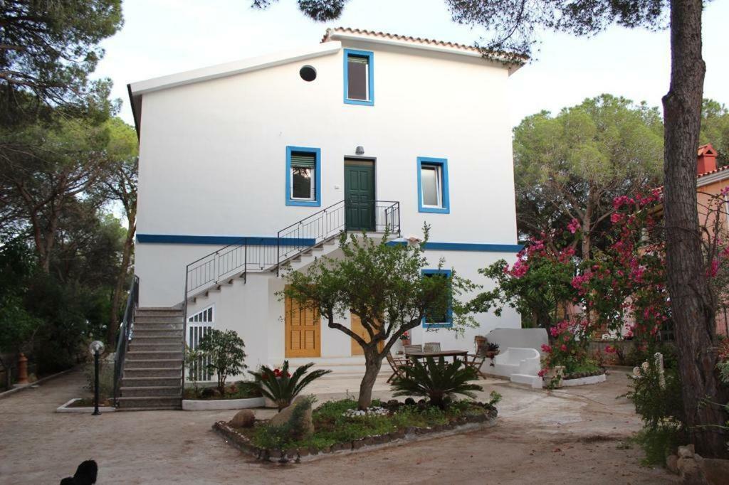 Villa B. Calaliberotto Cala Liberotto Exterior photo
